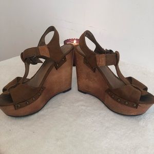 Wood wedge heels